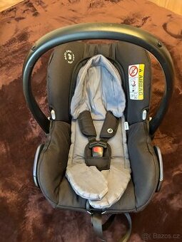 Autosedačka Maxi Cosi + univerzální vložka