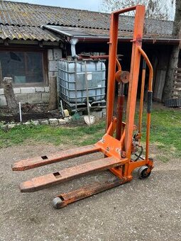 Ruční vysokozdvižný vozík