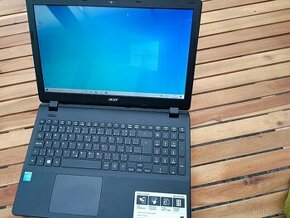Pěkný Notebook Acer Aspire E15S,4GB RAM,120GB SSD