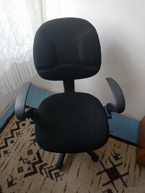 Kancelářská židle na kolečkách - 1