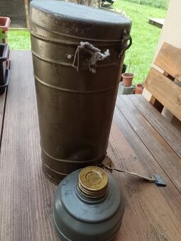 obal plynové masky s filtrem 1952