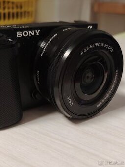 Objektiv - Sony 16-50mm 3.5-5.6 OSS