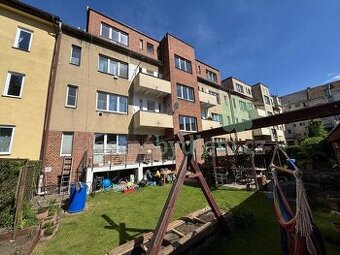 Pronajmu bytovou jednotku v cihlové zástavbě se zahradou, sk