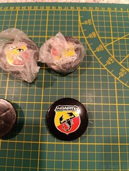Pokličky / středy kol Fiat Abarth