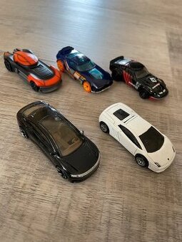Autíčka Hot Wheels