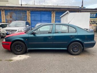 Škoda Octavia 1,6 55 kw 1997 předek facelift