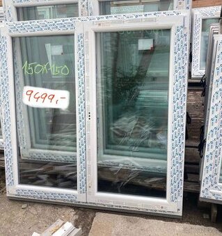 Prodám plastové okno 150x150 dvoukřídlé