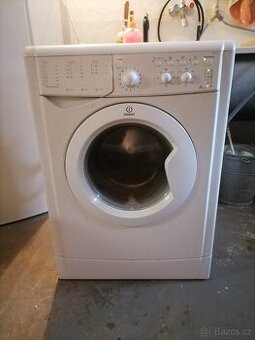 Pračka INDESIT