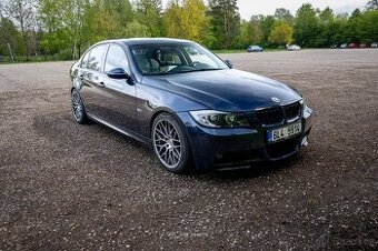 BMW E90 330d - 1