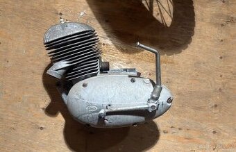 Motor Jawa "Švéd" 350/554