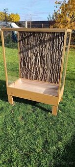 prodám zánovní terárium z plexiskla a dřeva