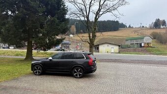 Volvo XC90 rok 2019  koupím střešní příčníky