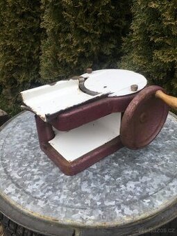 Starozitny nářezák