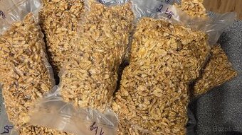 loupané vlašské ořechy