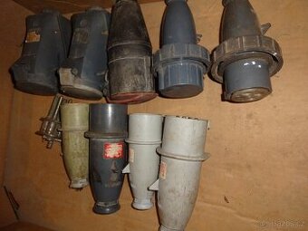 Zásuvky a vypínač