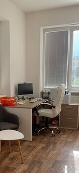 Velký rohový psací stůl