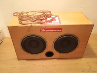 Bedna s reproduktory