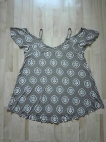 Nové triko s průstřihy na ramenou Rainbow vel.44/46