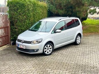 Volkswagen Touran 1,6 TDi NAVI / kamera / 2013