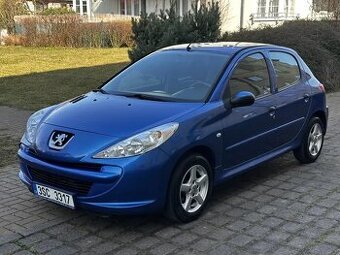 Peugeot 206 + 1.1i 44kW 5. dveří ALU kola Rok 2011