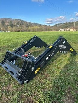 Čelní nakladač na traktor HYDRATRAC 700