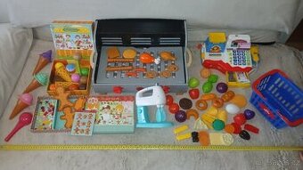 Dětská pokladna s příslušenstvím, Dřevěný gril atd dle fotek