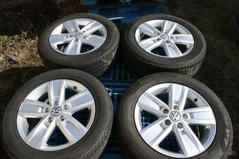 krasna alu kola original VW transporter T5 T6 letni pneu R17