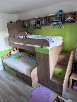 Dětský pokojicek(palanda,stůl,skříň)