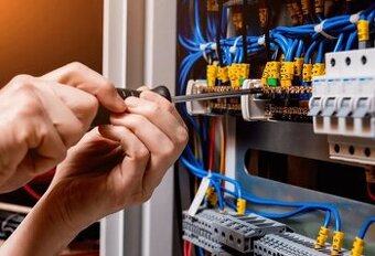 Hledám brigady elektrikáře, pomocné elektrikáře