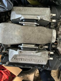 Prodám motor a aut.převodovku Jaguar V8 291 kW (396 PS)