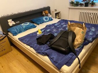 Postel včetně matraci nebo bez