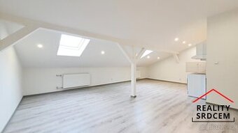 Pronájem podkrovního bytu 4+kk, 95 m2, ul. Nivnická, Ostrava