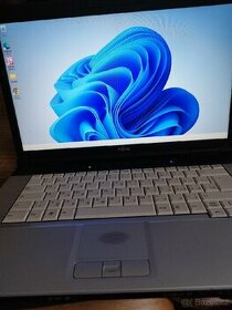 Fujitsu lifbook E751 - 1