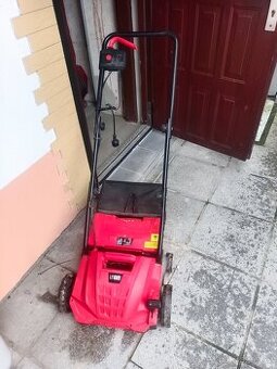 Vertikutator/provzdušňovač