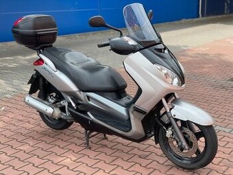 Yamaha XMAX 250