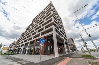 pronájem 1+kk s lodžií, sklepem a GS-ul.Poděbradská, Praha9