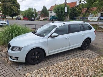 Octavia III 2.0tdi 110kw 2016,NEHAVAROVANÁ, Bixenony, Navi