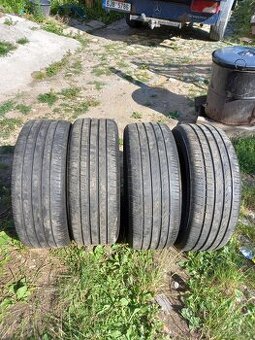 235/50R19