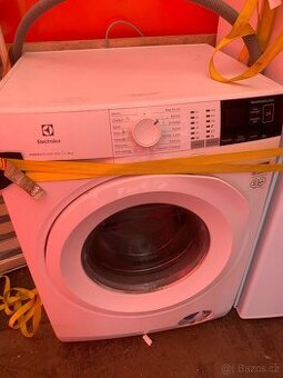 Pračka Electrolux 8kg