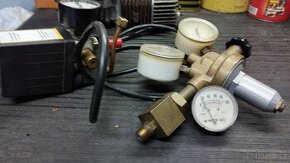 Tlakový spínač + budiky