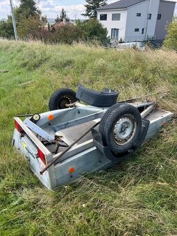 Přívěsný vozík za auto, Agados