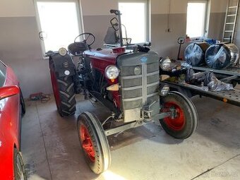 Traktor Hanomag R 28