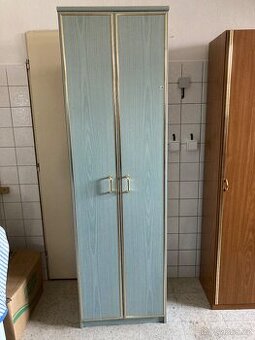 Skříňka od předsíňové stěny