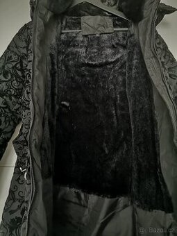 Zimní bunda kabátek s kožíškem uvnitř L