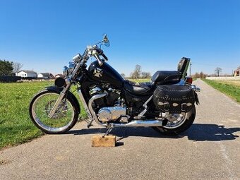 Suzuki Intruder VS 800