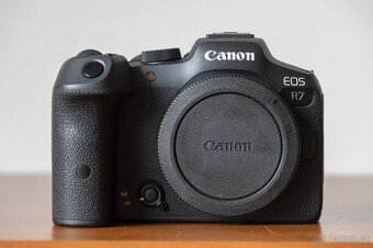 CANON R7 - iba 4000 snímkov
