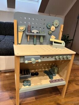 Dětský dřevěný ponk s nářadím