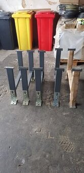 Podstavná noha pod válečkový dopravník