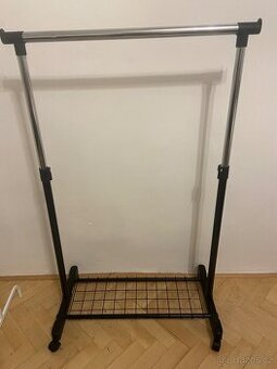 Stojan na oblečení