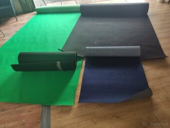 Koberce ruzne barvy,délky,šíře:modrý,zelený,černý PRODÁN